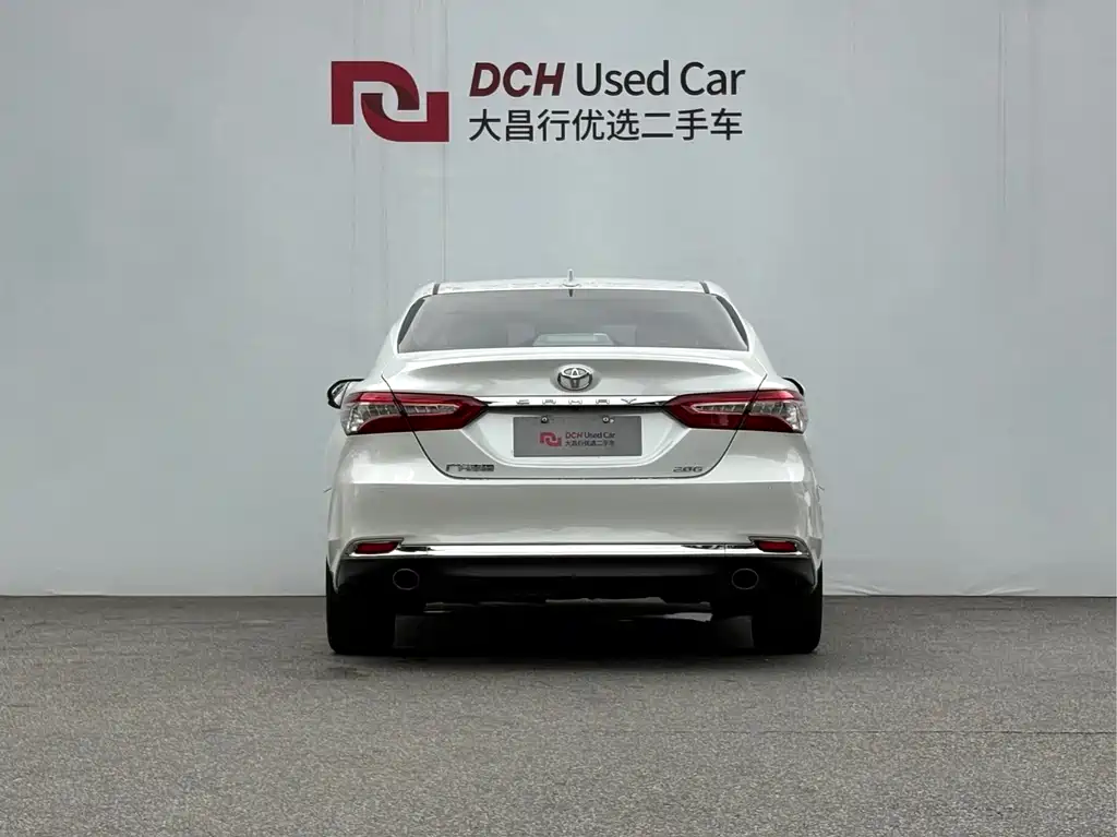 Toyota Camry 2023 2.0G Luxury