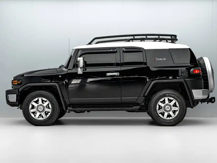 Toyota FJ Cruiser — миниатюра 4
