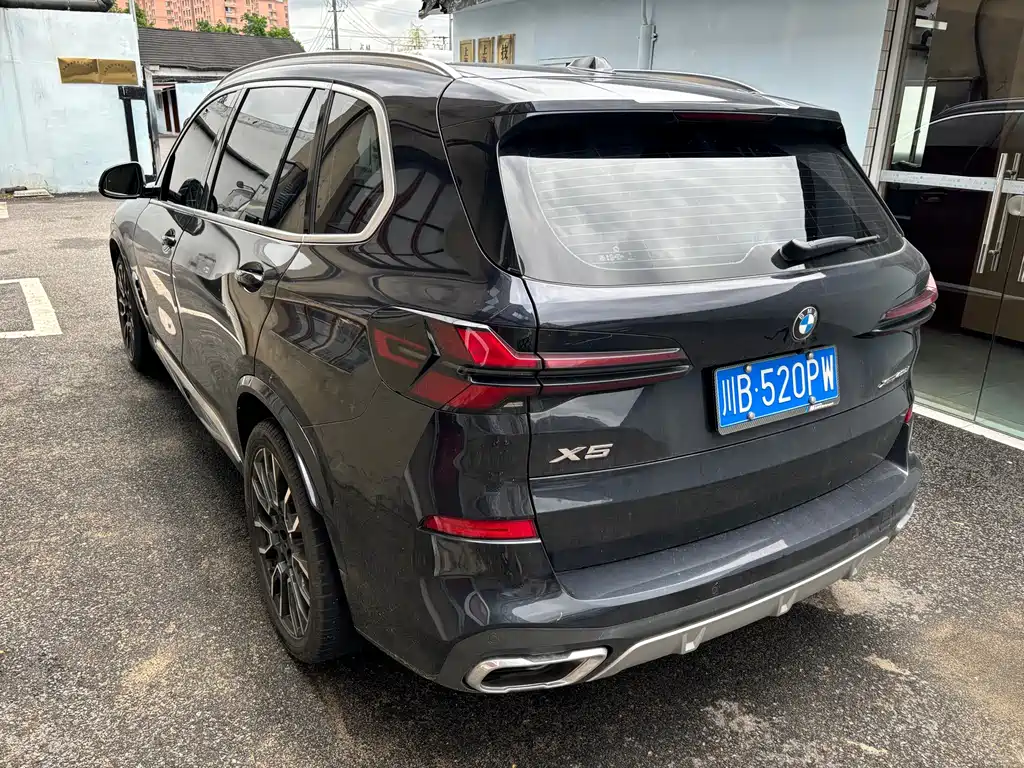 BMW X5 2025 xDrive 40Li Premium M Sport
