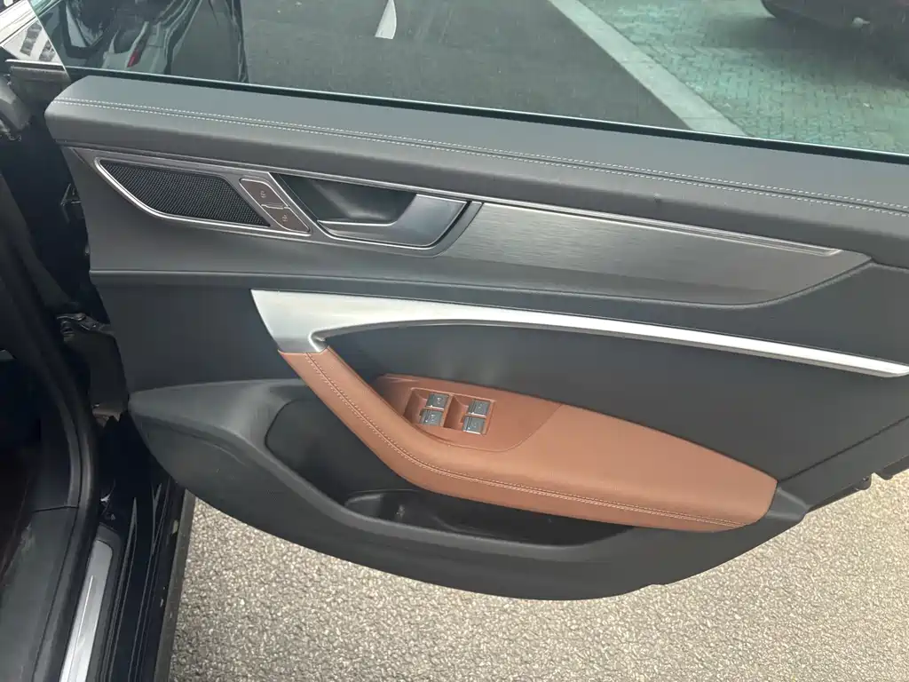 Audi A7L — миниатюра 12