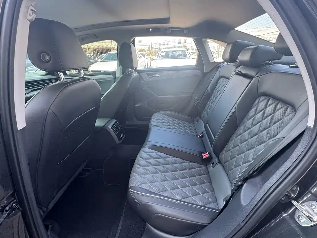 Volkswagen Sagitar — миниатюра 6
