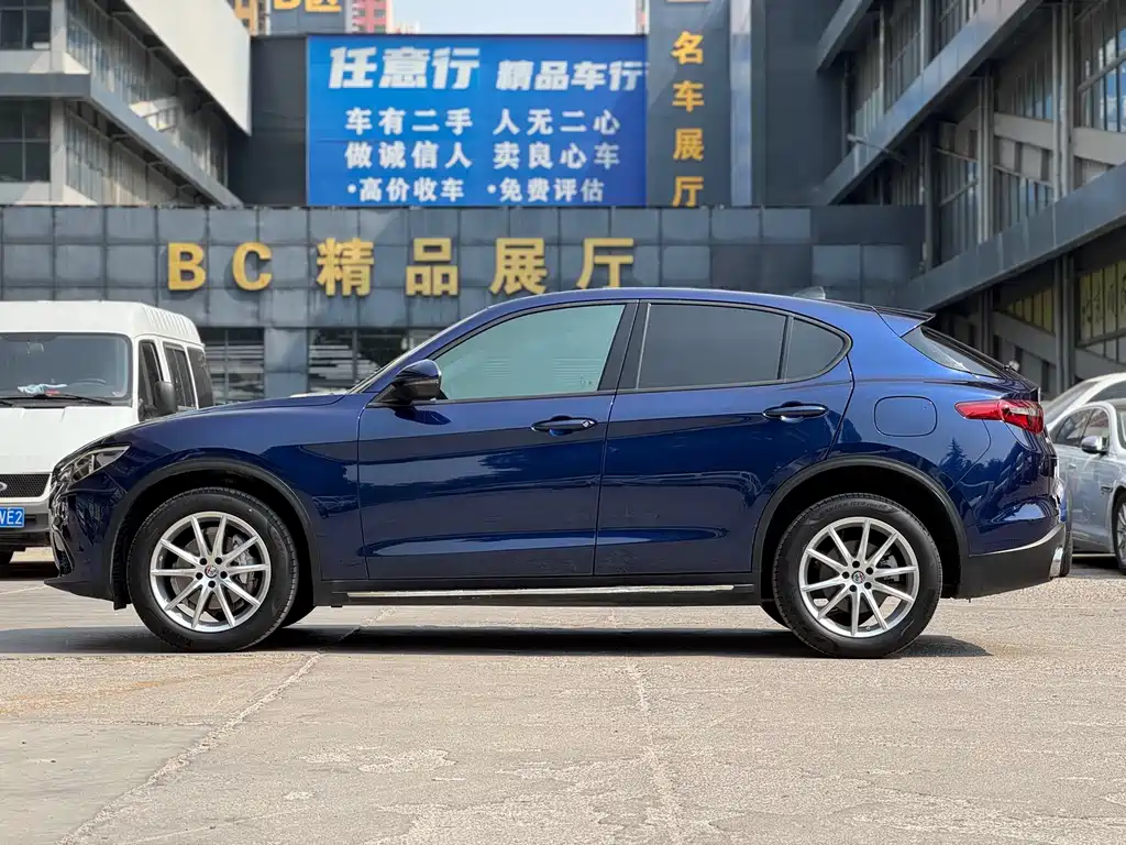 Alfa Romeo Stelvio 2017 2.0T 200HP Elite