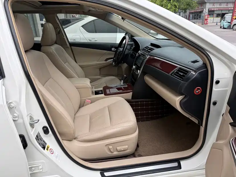 Toyota Camry — миниатюра 23