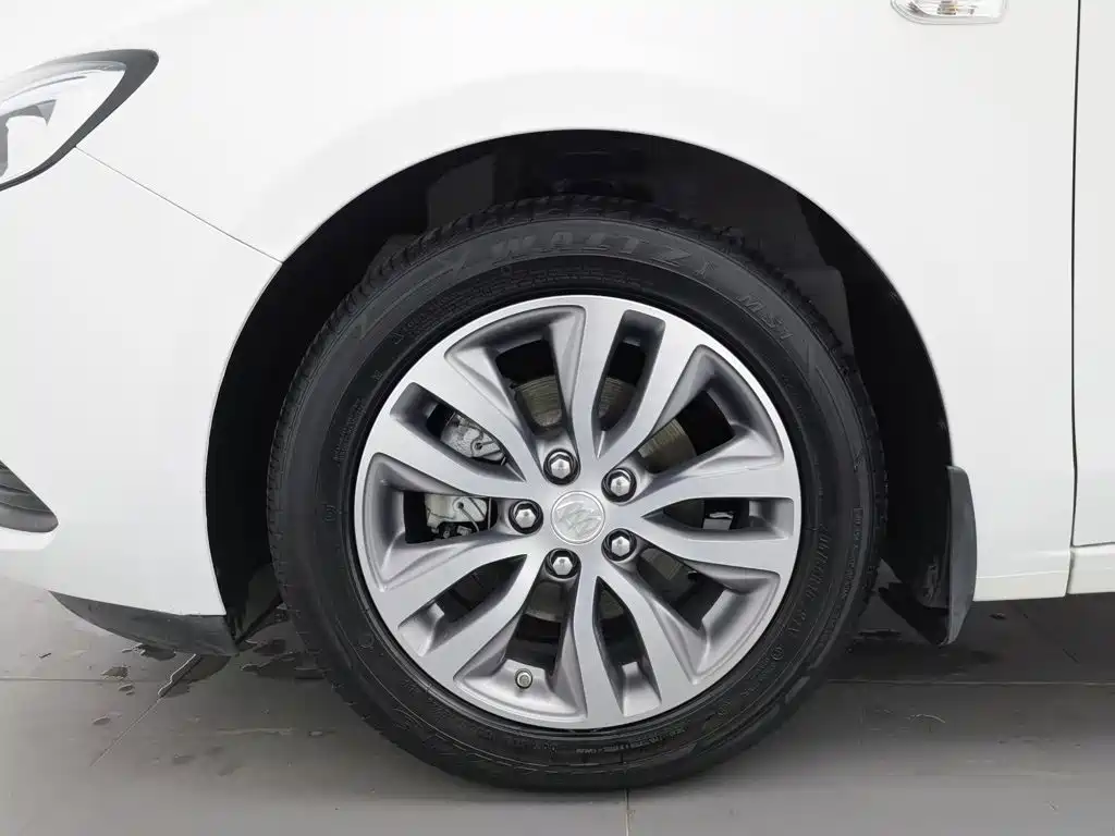 Buick Excelle — миниатюра 17