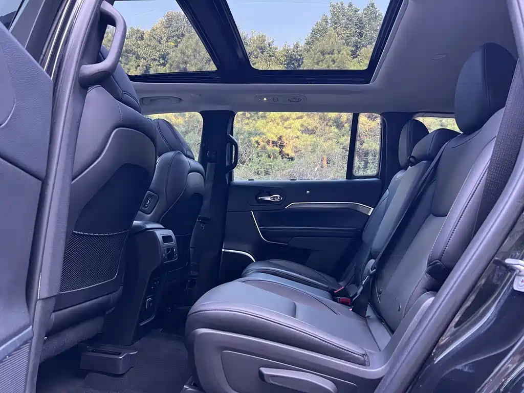 Jeep Grand Commander — миниатюра 7