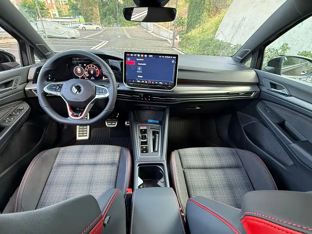 Volkswagen Golf GTI — миниатюра 10