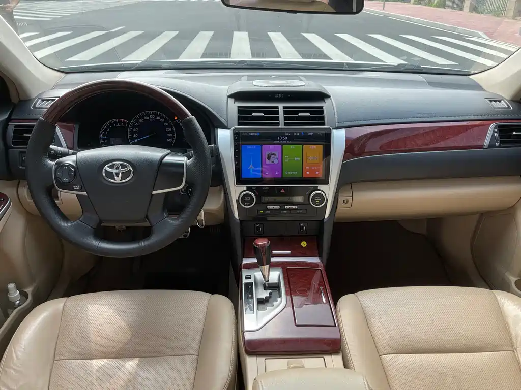Toyota Camry — миниатюра 6