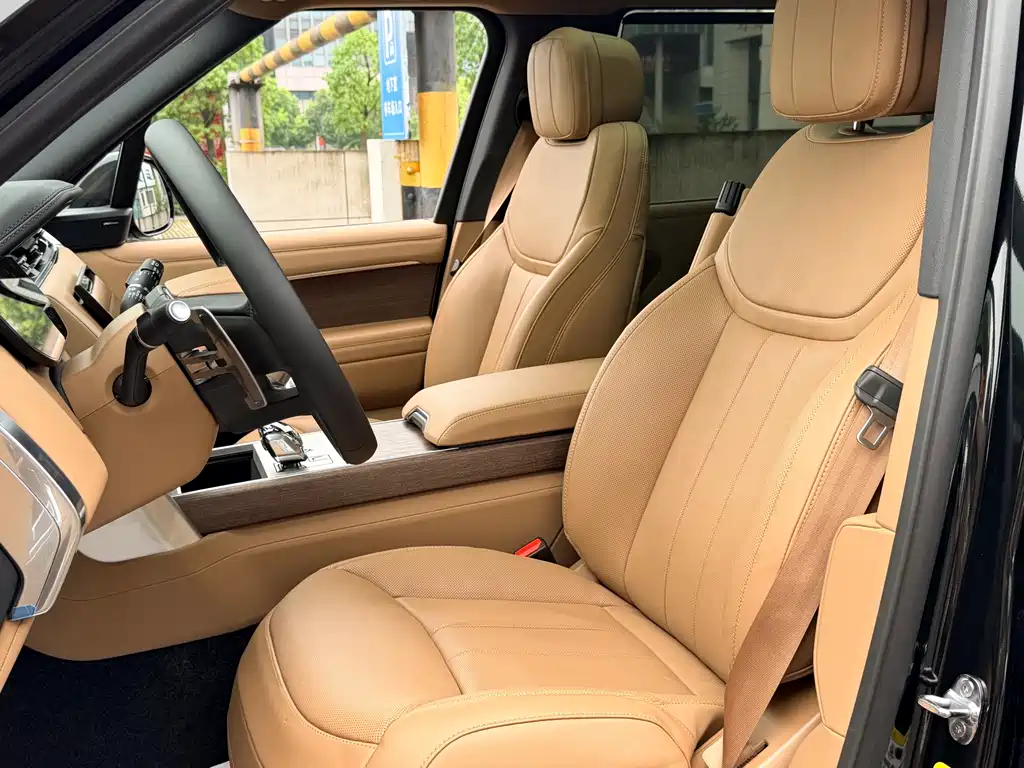 Land Rover Range Rover 2025 3.0 L6 400PS Long Wheelbase