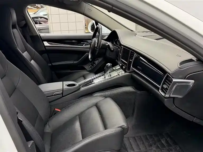 Porsche Panamera — миниатюра 13