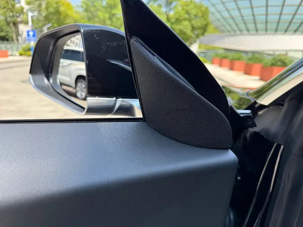 Tesla Model 3 — миниатюра 19