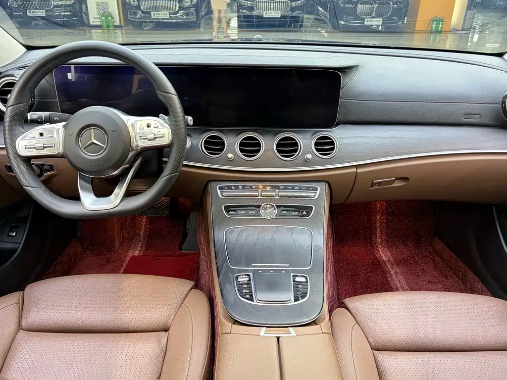 Mercedes-Benz E-Class — миниатюра 2