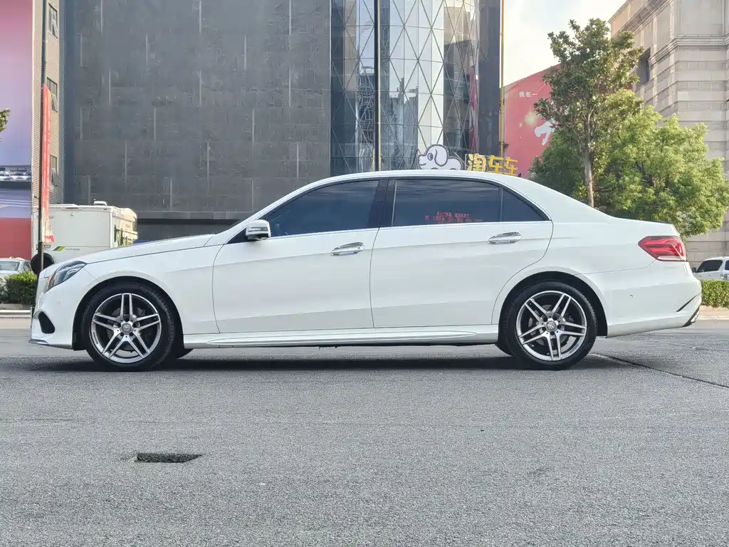 Mercedes-Benz E-Class — миниатюра 9