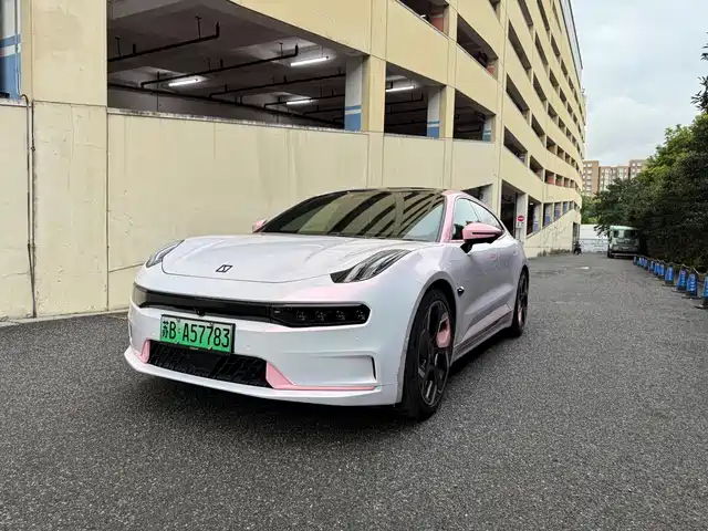 Zeekr 001