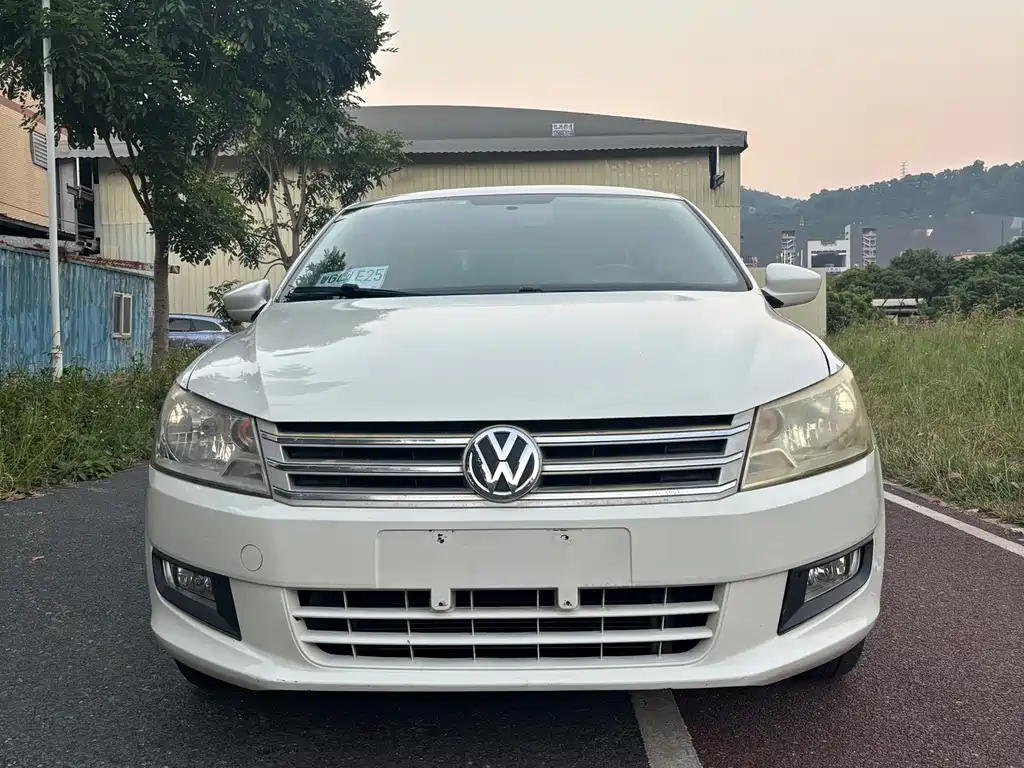 Volkswagen Santana — миниатюра 2