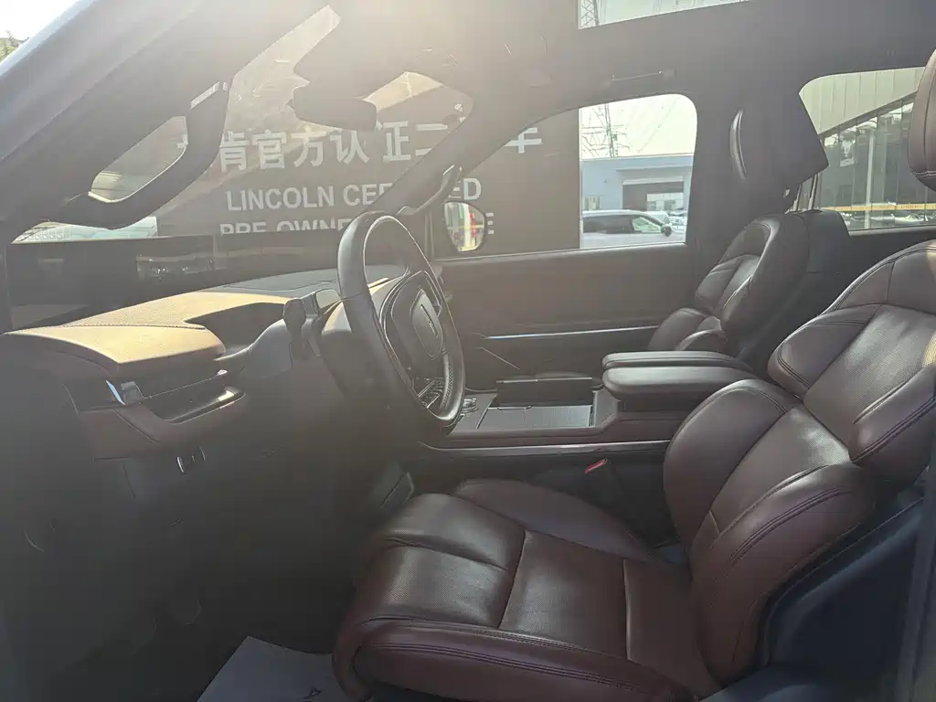 Lincoln Navigator — миниатюра 7