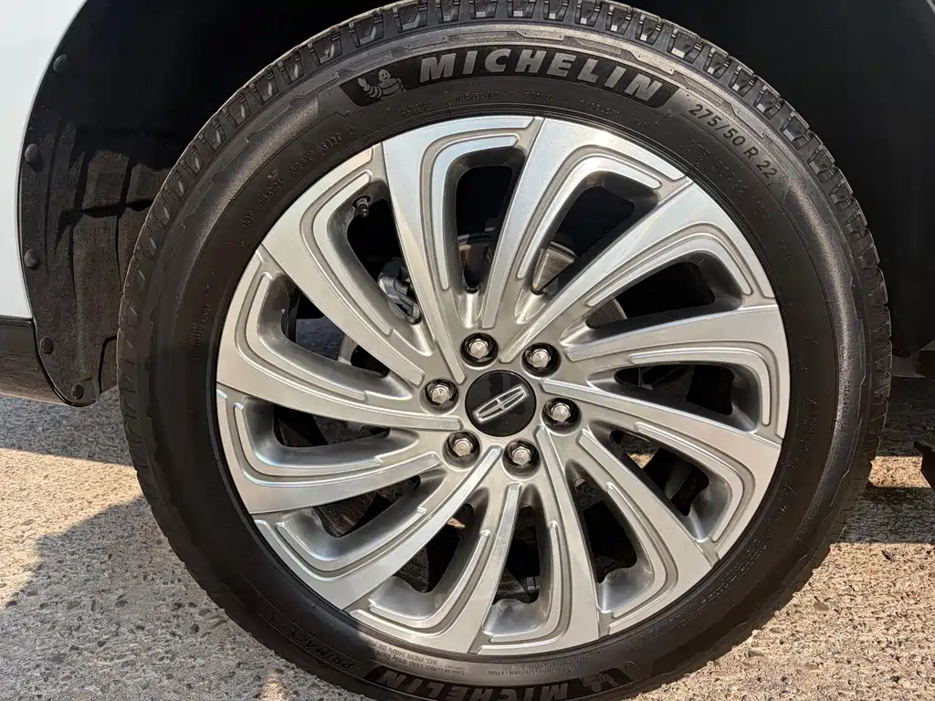 Lincoln Navigator — миниатюра 17
