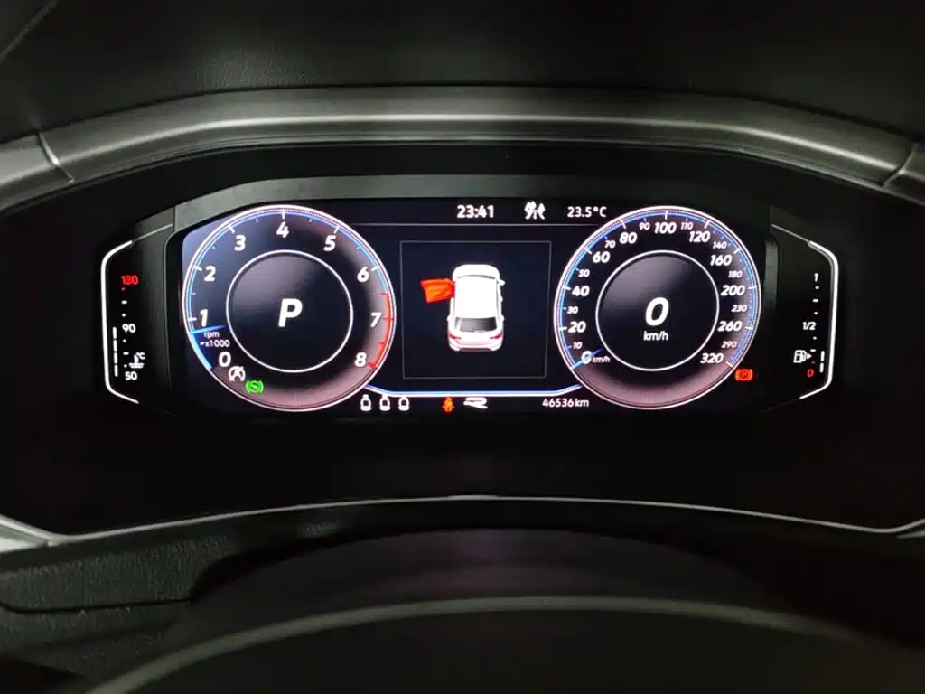 Volkswagen T-Roc - фото 12