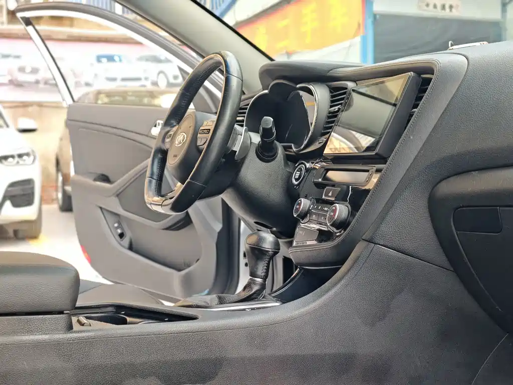 Kia K5 — миниатюра 10
