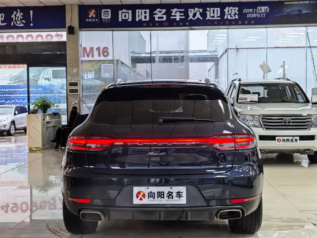 Porsche Macan — миниатюра 4