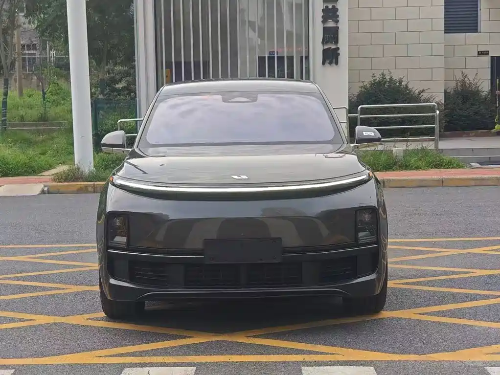 Li Auto L8 2023 Pro