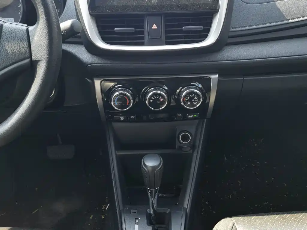 Toyota Yaris L — миниатюра 19