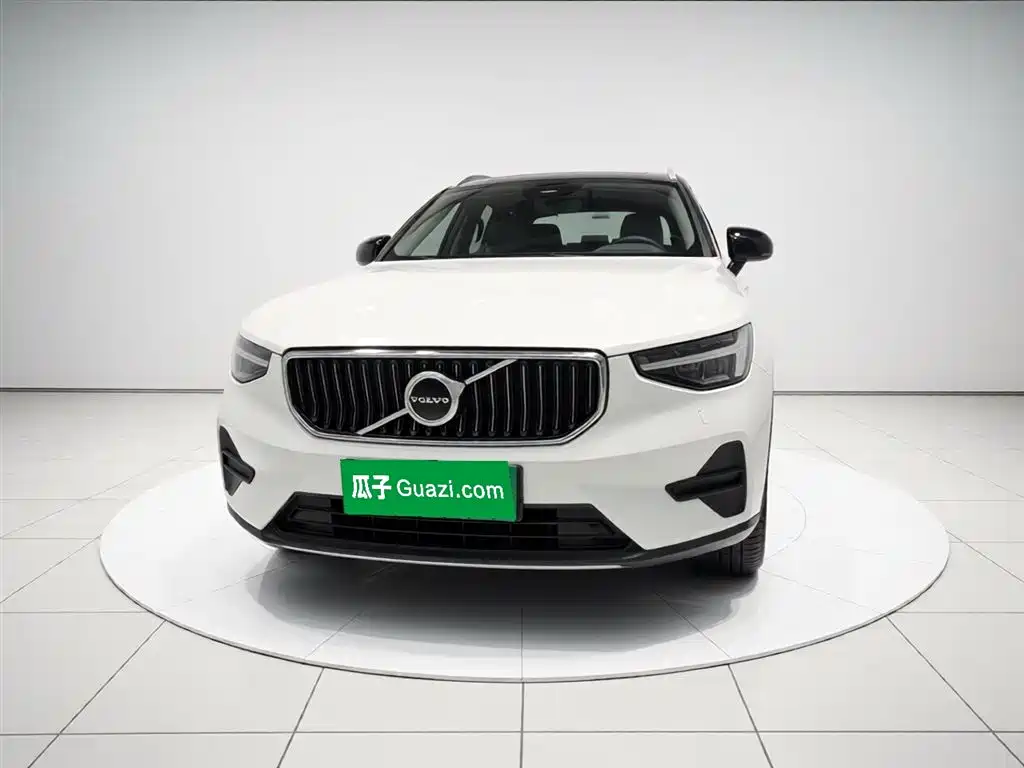 Volvo XC40 2023 B3 Luxury