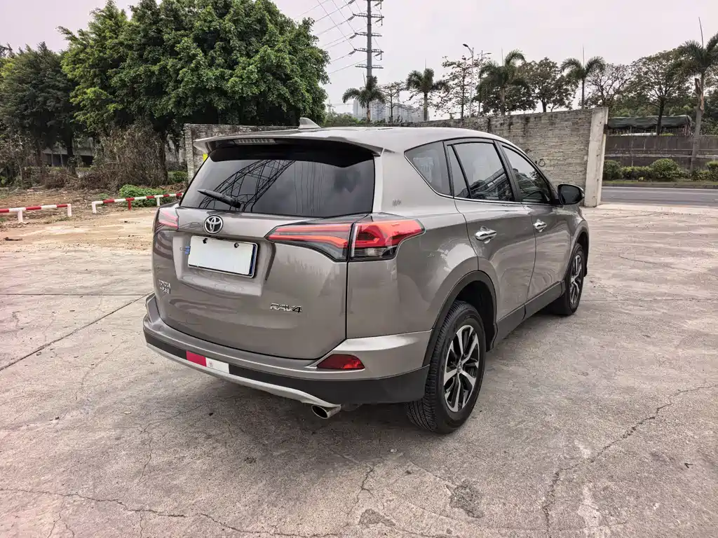 TOYOTA RAV4 RONGFANG