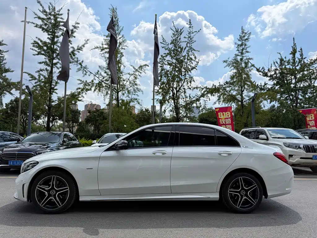 Mercedes-Benz C-Class — миниатюра 8