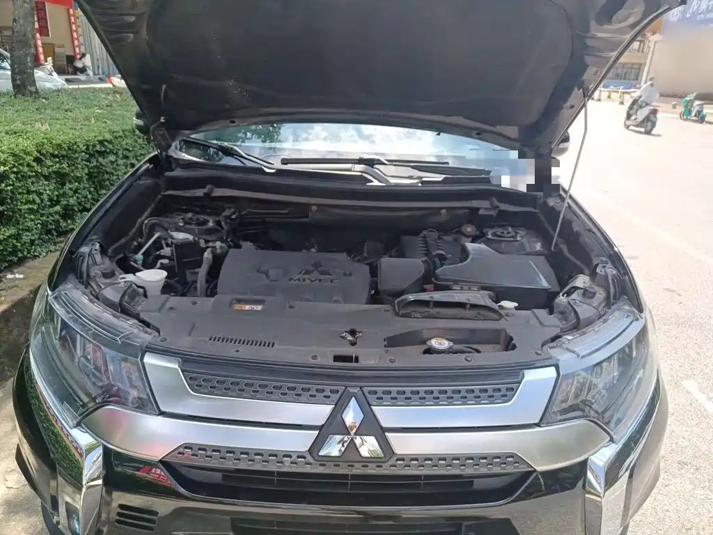 Mitsubishi Outlander — миниатюра 21