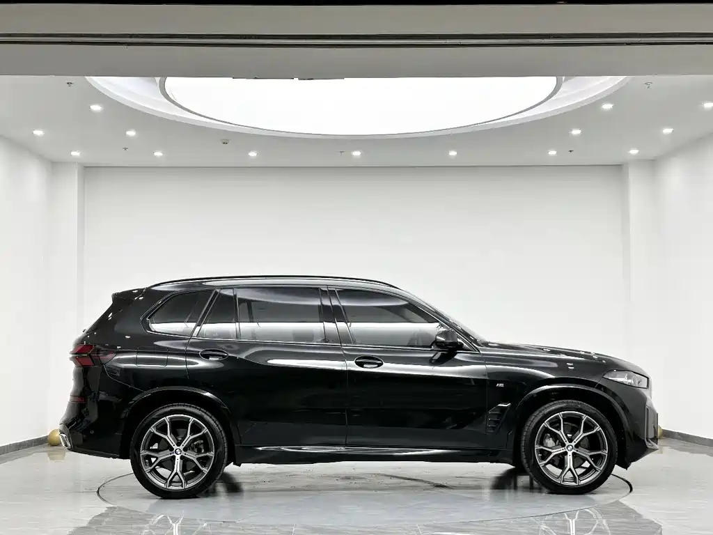 BMW X5 2025 xDrive 30Li Premium M Sport