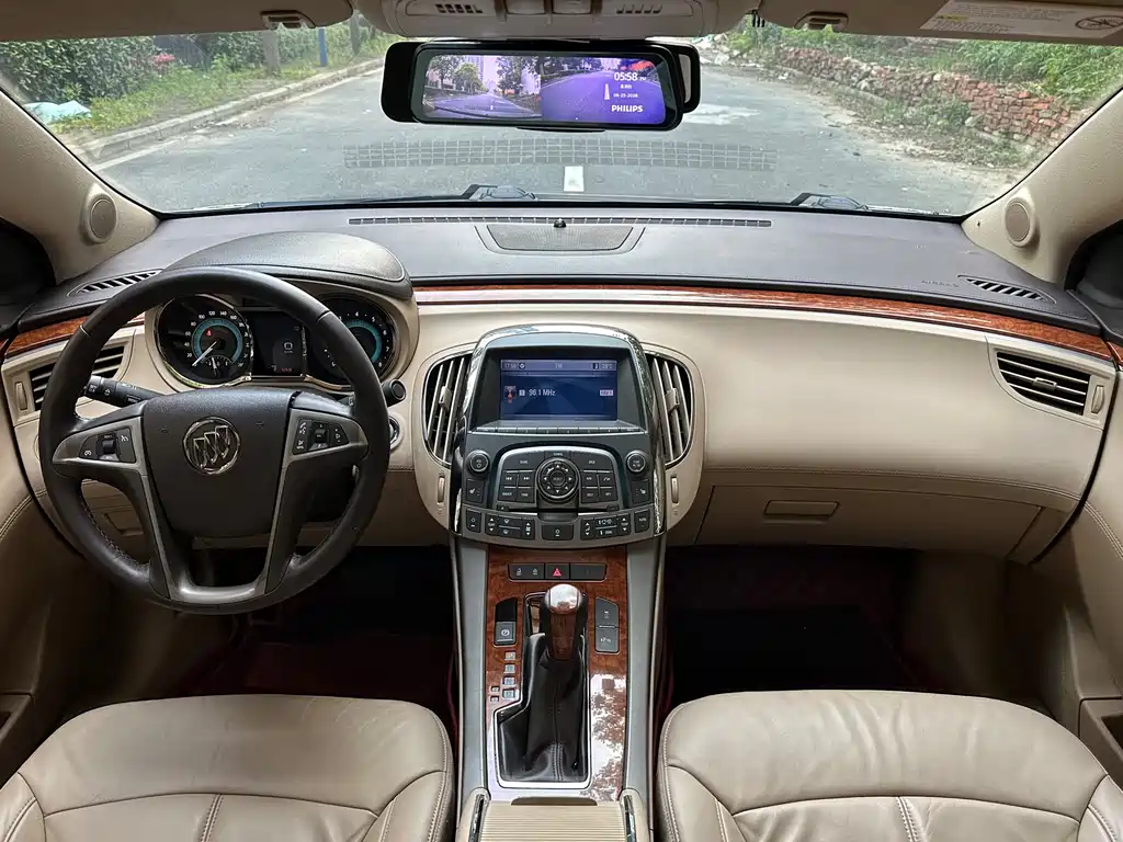 Buick LaCrosse 2011 2.4L SIDI