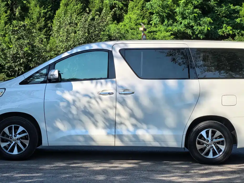 Toyota Alphard 2012 3.5L Luxury