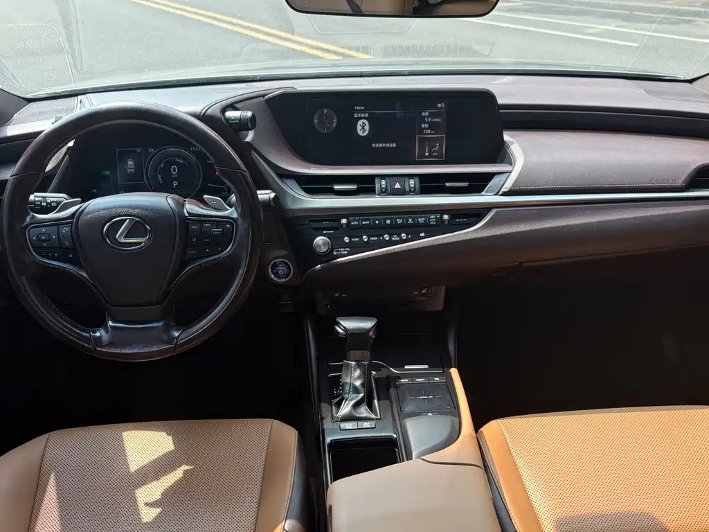 Lexus ES — миниатюра 12