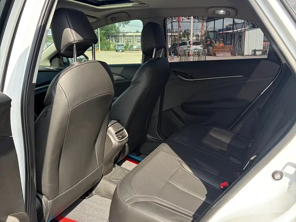 Buick Excelle — миниатюра 6
