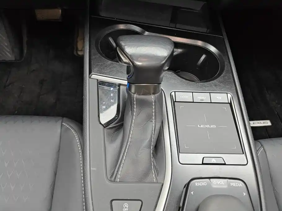 Lexus UX — миниатюра 16