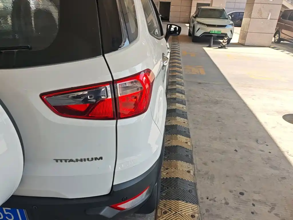 Ford Ecosport — миниатюра 8