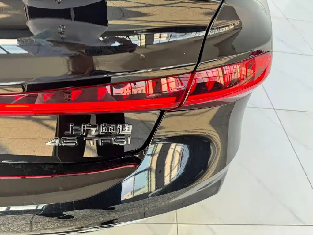 Audi A7L — миниатюра 9