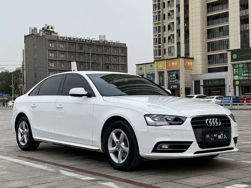 Audi A4L 2013 30 TFSI MT Comfort