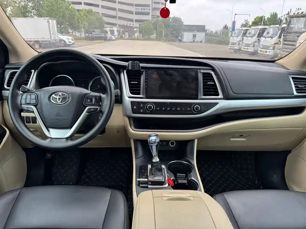 Toyota Highlander — миниатюра 18