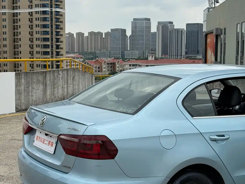 Volkswagen Lavida — миниатюра 5