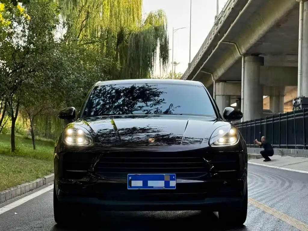 Porsche Macan — миниатюра 2