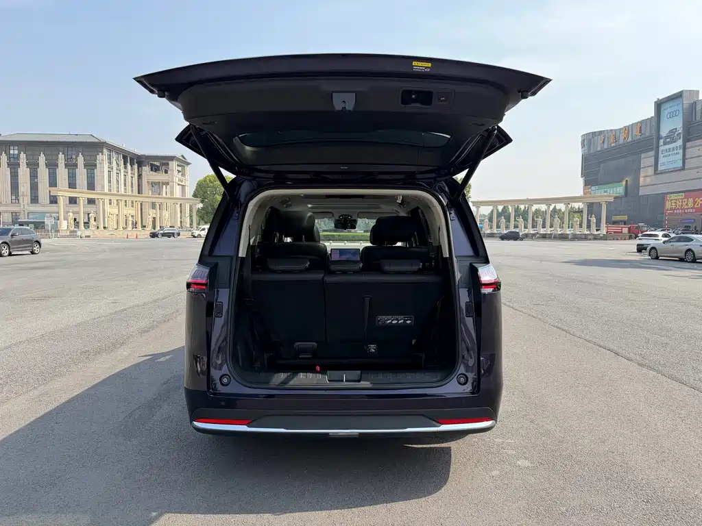 GAC Motor Trumpchi E8 PHEV — миниатюра 17