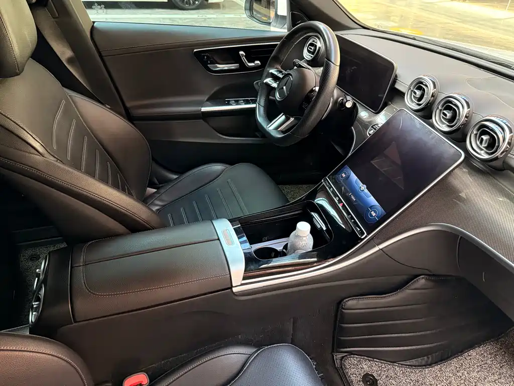 Mercedes-Benz C-Class — миниатюра 11