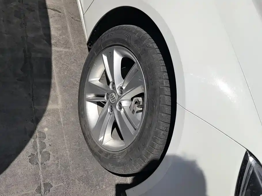 Buick Regal — миниатюра 6