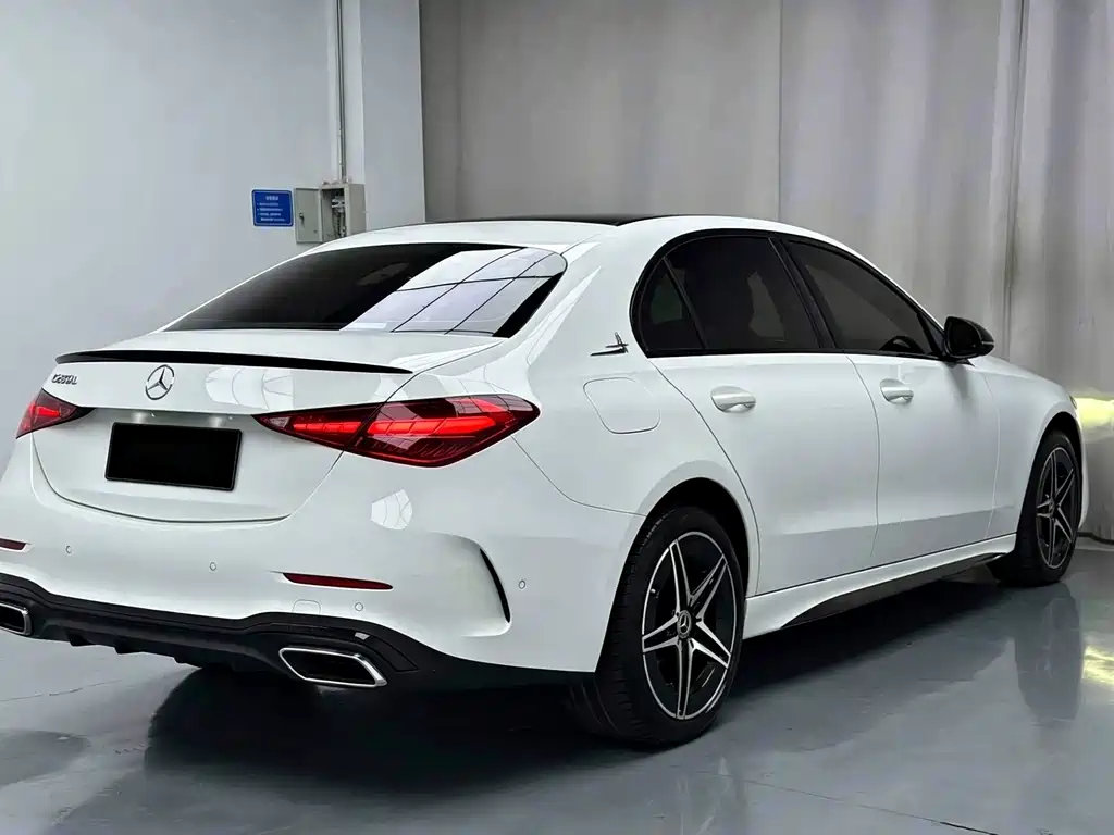 Mercedes-Benz C-Class — миниатюра 8
