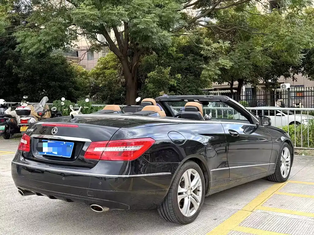Mercedes-Benz E-Class (Import) — миниатюра 4