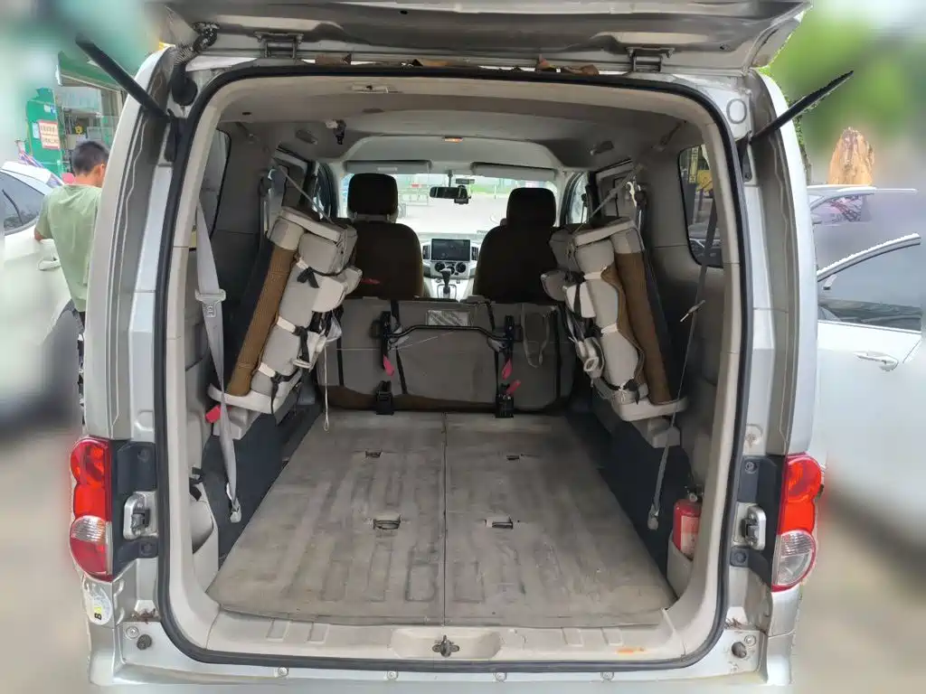 Nissan NV200 — миниатюра 15