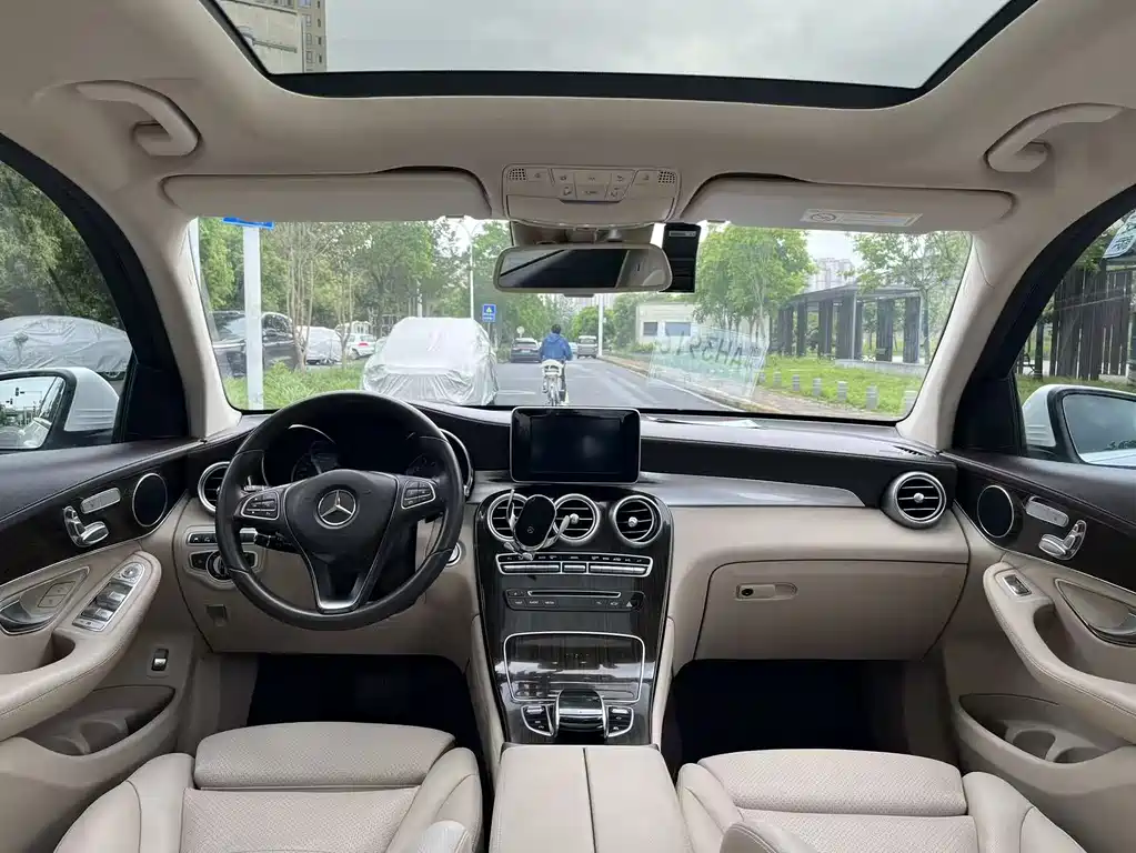 Mercedes-Benz GLC — миниатюра 9