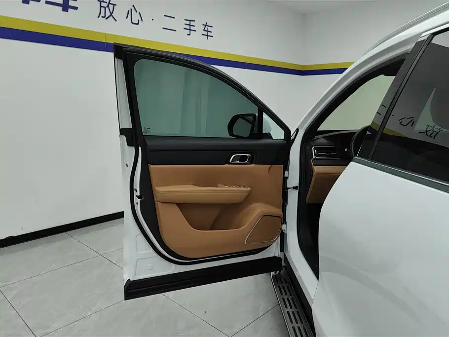 Li Auto ONE 2021 6 мест