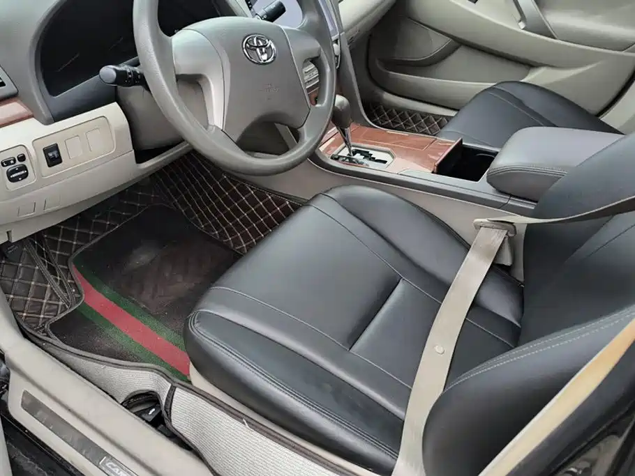 Toyota Camry — миниатюра 9
